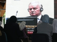 PORODICA ZLOČINCA IH MOLI: Hoće li Haag nasjesti na 'žive rane' Ratka Mladića i ponoviti veliku grešku kao sa Šešeljem? (VIDEO)