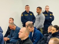 SAČEKUŠA U TUZLI: Pogledajte huligane iz Hrvatske kojima je sud odredio pritvor (FOTO)