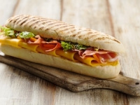 MNOGI IH STAVLJAJU U SENDVIČE, ALI: Ovi sastojci izazivaju karcinom i dijabetes