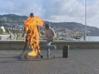 VANDALSKI ČIN U PORTUGALU: Zapalio kip Cristiana Ronalda