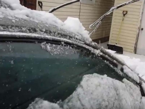 TRIKOVI ZLATA VRIJEDNI: Kad zamrzne vanjska brava na automobilu, ni u kom slučaju nemojte pokušavati ovo...