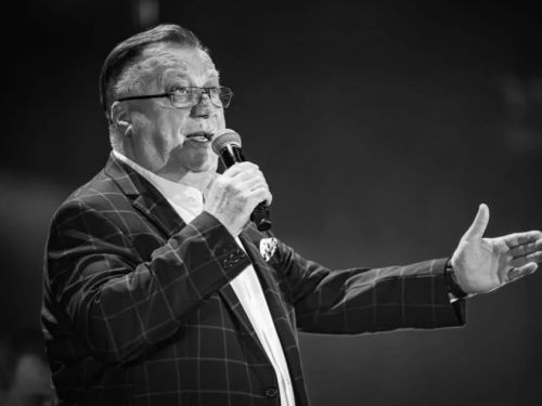 EMOTIVNA OBJAVA: Sin Halida Bešlića podijelio NIKAD VIĐENU fotografiju sa ocem (FOTO)