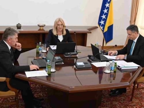 NEVJEROVATNO: Komšićev pokušaj da spasi Komisiju za nacionalne spomenike režimski mediji proglasili blokadom!