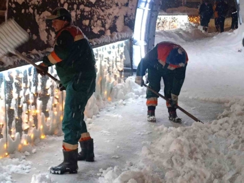 SA BIROA NA ULICE: Angažuje se dodatnih 100 radnika na 60 dana za unapređenje zimskog održavanja u Kantonu Sarajevo