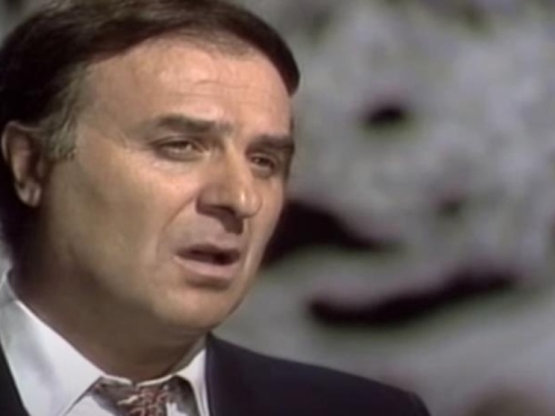 BIO JE ZVIJEZDA JUGOSLAVIJE, A UMRO SAM U PODSTANARSKOM STANU: Prijatelj ga našao na podu - Bez alkohola i mikrofona nije mogao...