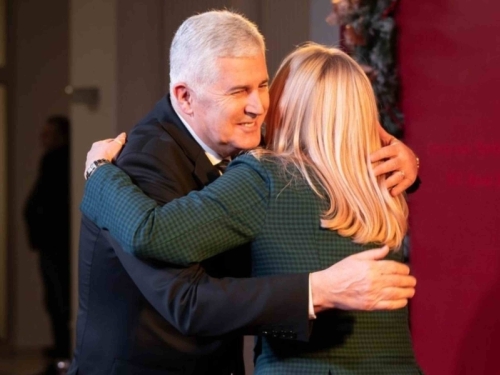 KAO DOBRI I LOŠI POLICAJAC: Nakon što je Dodik kazao da je 'BiH zemlja bez logike', Čović poručio da je sa njim razgovarao o...