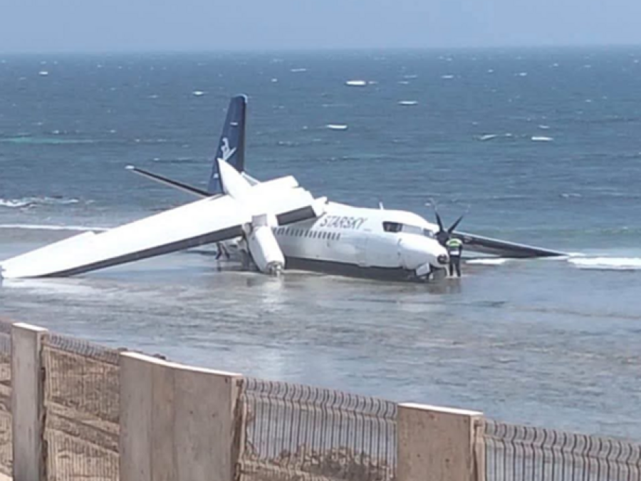 NEVJEROVATNE SCENE NA INDIJSKOM OKEANU: Avion pao u more, svi putnici preživjeli (VIDEO)
