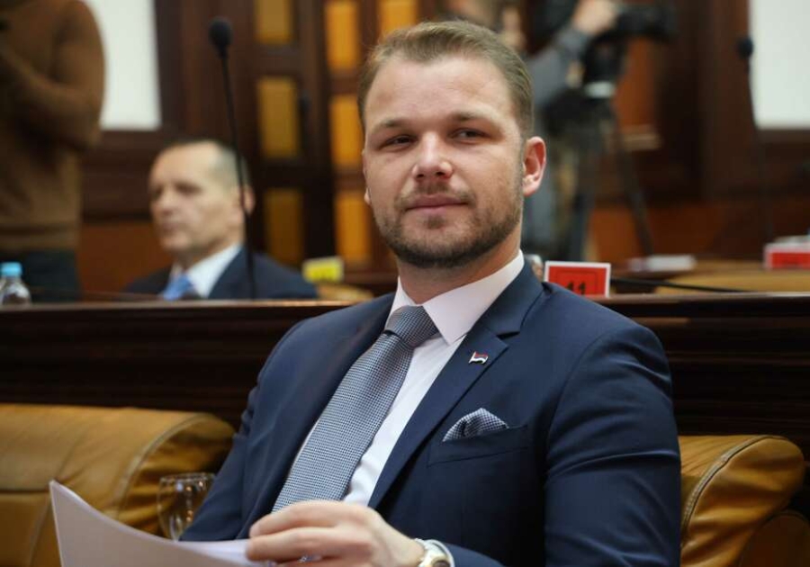 DRAŠKO STANIVUKOVIĆ IZAZVAO NOVI SKANDAL, GRAĐANI BIJESNI: 'Prava si  neznalica. Kako te nije sramota?' | Slobodna Bosna