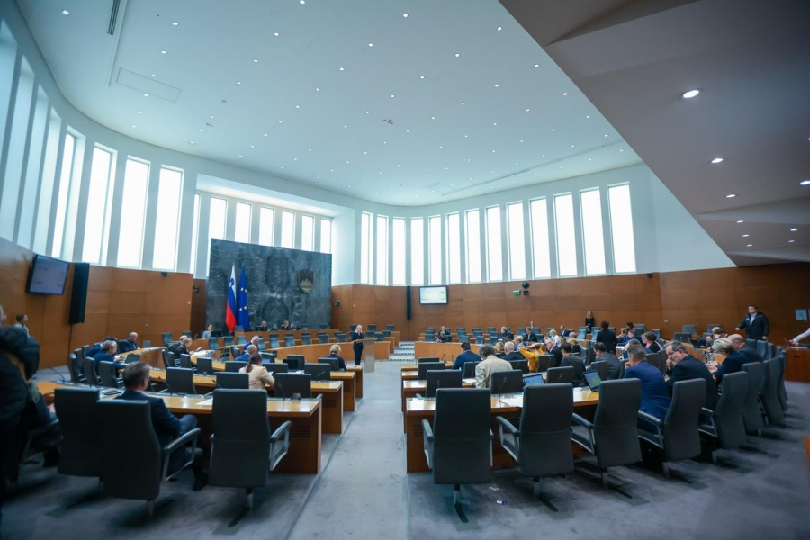 ZBOG ZLOUPOTREBE SLUŽBENOG POLOŽAJA: Podignuta optužnica protiv tri zastupnika u parlamentu