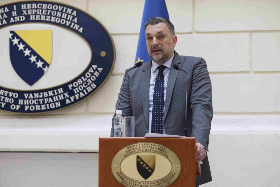 KOMENTAR KONAKOVIĆEVE PRESS KONFERENCIJE: Loša komedija kao uvertira u tragediju!