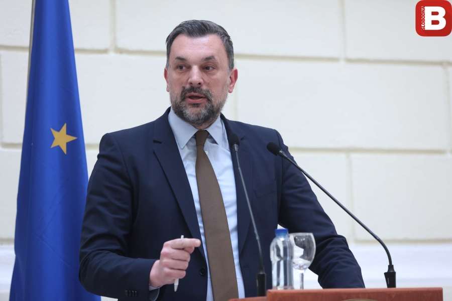 KONAKOVIĆ SA TRIBINE NiP-a: 'Ni milimetra nismo išli nazad; Dodik nama nije bauk, on je problem'