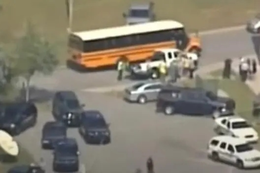 PUCNJAVA U ŠKOLI: Putevi blokirani, roditelji zabrinuti - Vlasti izdale hitno upozorenje, jake policijske snage na terenu