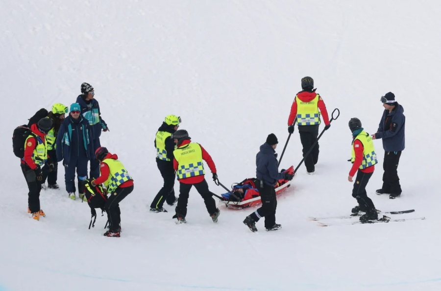 HOROR NA OLIMPIJADI: Stravičan pad kineske predstavnice (VIDEO)