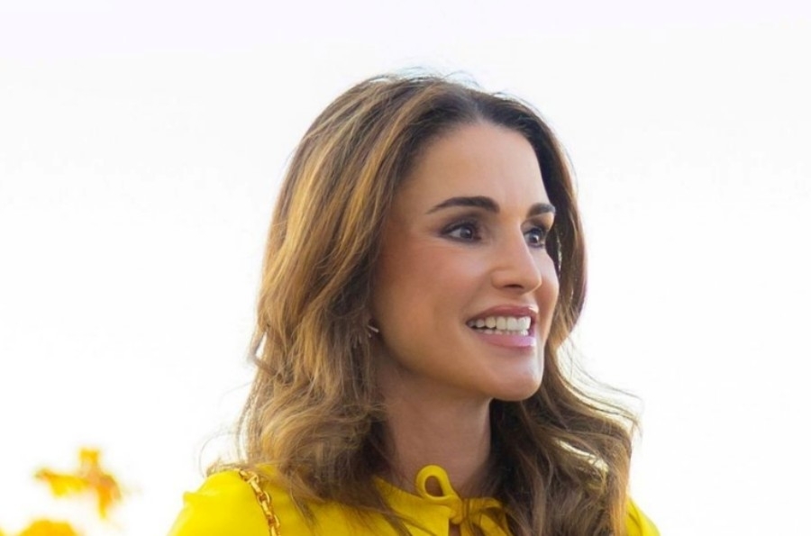 MODNA LEKCIJA IZ AMANA: Kraljica Rania pokazala haljinu koju će svi nositi ovog proljeća (FOTO)