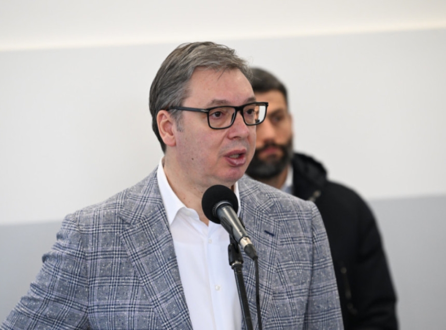 VUČIĆ KAO SLUGA MOĆNIKA: Dok ispunjava želje stranaca, vlastiti narod ne želi ni da čuje