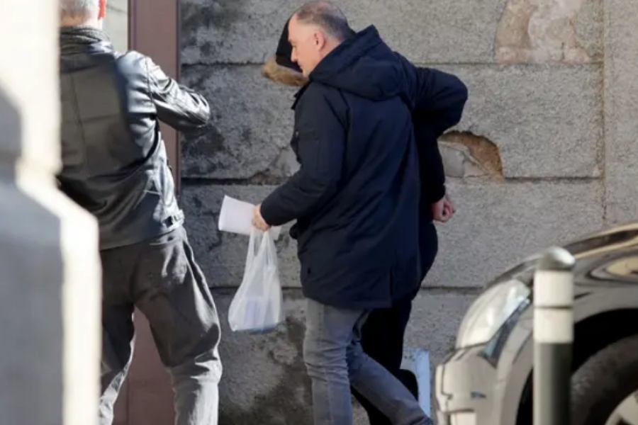 NAKON BRUTALNOG PREMLAĆIVANJA TINEJDŽERA: Policija dovela još jednog napadača na na sud, za trećim još tragaju...