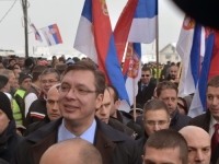 AUTOKRATI JE BITNO DA VLADA: Kupuje li Vučić mir sa EU i SAD, podršku za opstanak na vlasti, uprkos represiji – preko Kosova?