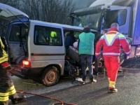 TEŠKA NESREĆA NA PUTU SARAJEVO - PALE: Jedna osoba poginula, šest povrijeđeno