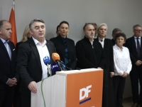 'SB' NA PRESS KONFERENCIJI DF-a: Komšić poručio - 'Dokazano da je Schmidt radio za HDZ, Trojka saučesnik' (FOTO)