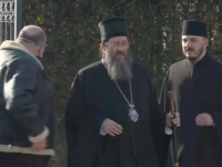 DOK PORFIRIJE SLAVI PET GODINA NA ČELU CRKVE: Sinod SPC suspendovao mitropolita Justina koji je podržao studente