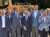 MILJARDA MARAKA ZA STAROG PRIJATELJA: Kako se čisti put za firmu čiji vlasnik ne silazi s Dodikovih fotografija