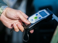 NISU SAMO VOZAČI OPASNOST: Pijani pješak ometao saobraćaja, pa 'napuhao' skoro...