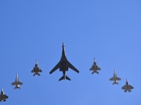 AMERIČKI MEDIJI PIŠU: SAD ubrzano povećava broj aviona u blizini Irana, Trump se priprema za sukob