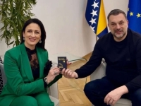 ZVANIČNO: Arijani Jašarević Vojić uručen diplomatski pasoš BiH...