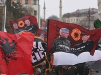 TRAŽE PUŠTANJE NA SLOBODU: Na Kosovu skup podrške uoči izricanja presude Hashimu Thaciju