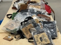 HRVATSKI CARINICI ZAUSTAVILI ŠLEPER IZ BiH: Oduzete torbice, parfemi i novčanici