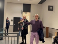 'RASKRVARIO MI JE GLAVU, KOLEGA IMA ČVORUGU': Oglasio se advokat koga je gađao Čeda Jovanović, a ovako je počeo sukob - 'Vrijeđali smo se'