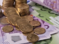 PENZIONERI ISPUNILI OBEĆANJE: Uručili ministrima prikupljenu pomoć od povećanja penzija