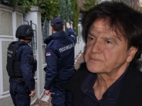 SUMNJA SE DA JE JEDAN ČOVJEK SA ESTRADE NARUČIO NAPAD NA ČOLINU KUĆU: Bili prijatelji i saradnici, pa Čoli poslao bombaša na vrata