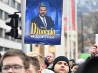 PODIĆ U NEVJERICI NAKON IZJAVE KONAKOVIĆA: 'Samo u BiH ima da čovjek-sistem zadnjih 15 godina čestita mladima što su ustali protiv sistema!'