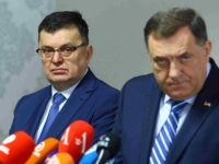 'DEBOŠNJAKIZACIJA' SE PRIVODI KRAJU: Na konkursu za pomoćnike direktora UIO izabrana četiri SNSD/HDZ kadra - 'Poslije ovog će se Bošnjaci pitati još samo za toalet papir!