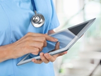 SPORO OKO BOLOVANJA: Vlada kupuje limuzine, povećava sebi plaće, a uskraćuje privilegije građanima