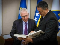 KOMENTAR KENANA EFENDIĆA: Odlazeća administracija je otišla, ostala su Murphyjeva siročad!