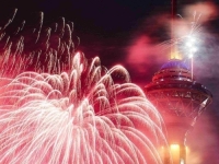 GORI NEBO IZNAD IRANA: Uz vatromete širom zemlje obilježava se 47. godišnjica islamske revolucije (VIDEO)