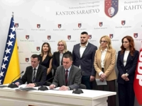 DOK SE SISTEM RASPADA: Skupili se zastupnici SDP-a u Skupštini KS da glume moralne vertikale!