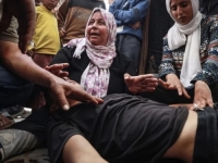 UMRO JE U MAJČINOM NARUČJU: Palestinac ubijen u izraelskom napadu u Gazi