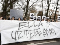 'SB' NA LICU MJESTA: Građani se okupili ispred Zemaljskog muzeja - 'Ne može se ulicom hodati mirno i sigurno' (FOTO)