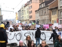 'SB' NA NOVIM PROTESTIMA U SARAJEVU: Građani krenuli prema Tužilaštvu KS, organizatori pozvali na nenasilno ponašanje (FOTO/VIDEO))