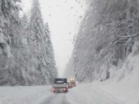SNIJEG ZATRPAO CESTE: Obustavljen promet teretnih vozila preko Romanije...