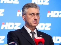 PLENKOVIĆ ODGOVORIO NA PITANJE: 'Neće biti zakona koji bi zabranio komunističke simbole i slogane'
