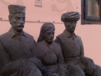 ZNATE LI PRIČU O LUKI I ALIJI?: Stvarni likovi pretvoreni su u skulpturu, ponos na vjersku toleranciju...