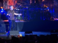 ZLO NA PETAK 13-TI: 'Za dom spremni' čulo se u Širokom – uz pune tribine i mlade u prvim redovima (VIDEO)