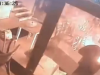 NADZORNE KAMERE SVE SNIMILE: Pogledajte kako je napadač pokušao zapaliti popularnu sarajevsku ćevabdžinicu 'Mrkvu'