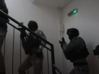 POLICIJA UPALA U STAN i IZVUKLA IH SKORO GOLE IZ KREVETA: Ovako su uhapšeni osumnjičeni za pokušaj ubistva...