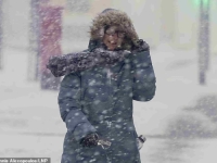 SJEDINJENE DRŽAVE I DALJE TRPE ZBOG STRAŠNE OLUJE: Stotine hiljada ljudi bez struje, otkazani letovi (VIDEO)