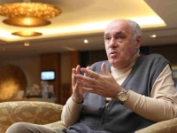 PROFESOR PUHOVSKI OSRAMOTIO HRVATSKE RUKOMETAŠE: 'Politički neuki rukometaši rasprodaju svoju medalju za desničarske ekstremiste u pozadini!'